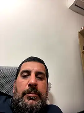 Snapshot of TigerOne19 chatting on 11/04/25, 03:44 TigerOne19 online show from 11/04/25, 03:44