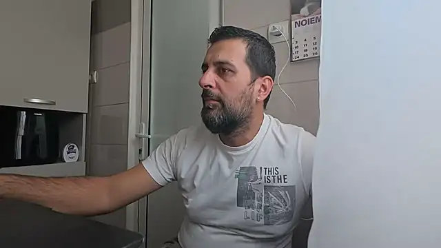 Snapshot of TigerOne19 chatting on 11/12/25, 10:26 TigerOne19 online show from 11/12/25, 10:26