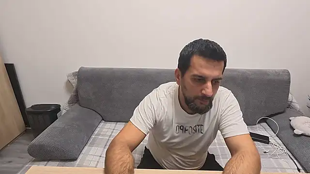 Snapshot of TigerOne19 chatting on 11/17/25, 07:08 TigerOne19 online show from 11/17/25, 07:08