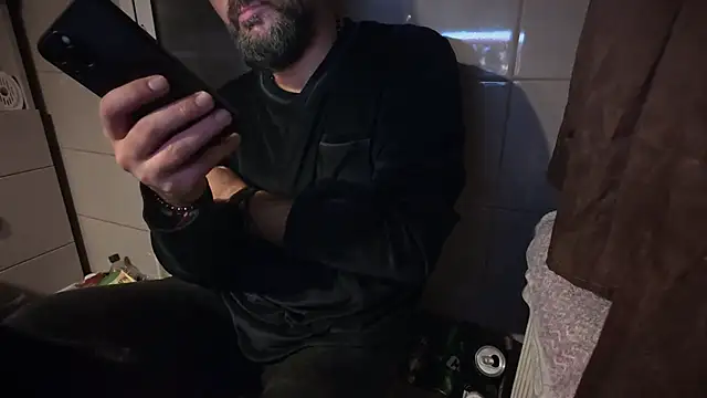 Snapshot of TigerOne19 chatting on 12/03/25, 09:13 TigerOne19 online show from 12/03/25, 09:13