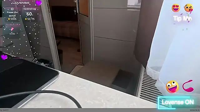 Snapshot of TigerOne19 chatting on 12/05/25, 09:40 TigerOne19 online show from 12/05/25, 09:40