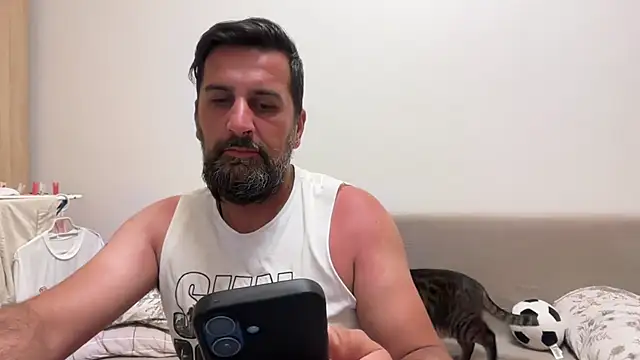 Snapshot of TigerOne19 chatting on 05/27/26, 06:16 TigerOne19 online show from 05/27/26, 06:16
