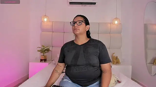 DanielleEvans  online show from 09/27/25, 11:26