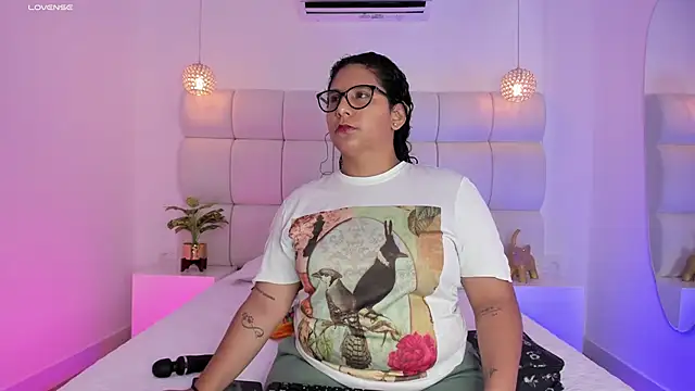 DanielleEvans  online show from 10/05/25, 11:30