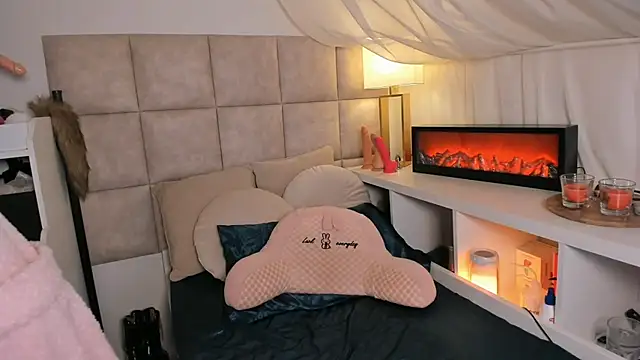 TatjanaTillers online show from 02/15/26, 08:57