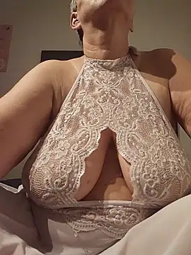 milfchantal4 online show from 02/08/26, 06:17