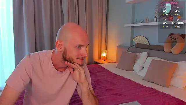 Snapshot of Liv_coy chatting on 02/28/25, 10:30 Liv coy online show from 02/28/25, 10:30