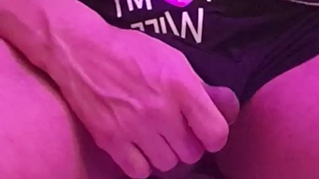 Snapshot of sexmadshyguy chatting on 11/22/25, 09:58 sexmadshyguy online show from 11/22/25, 09:58