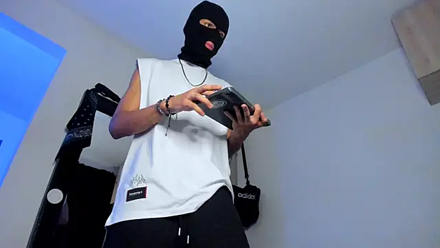 Samuel Suarez online show from 11/08/25, 02:12