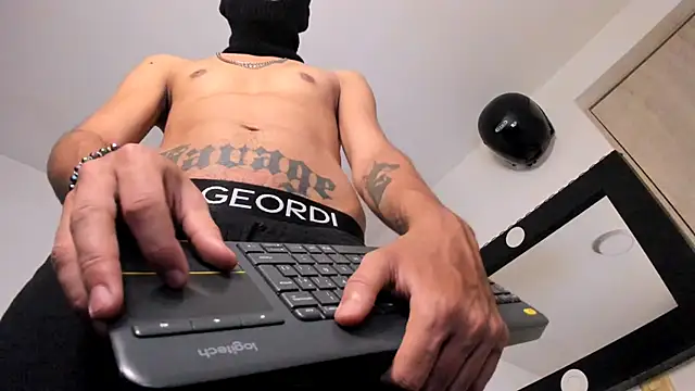 Snapshot of Samuel_Suarez chatting on 03/13/26, 05:36 Samuel Suarez online show from 03/13/26, 05:36