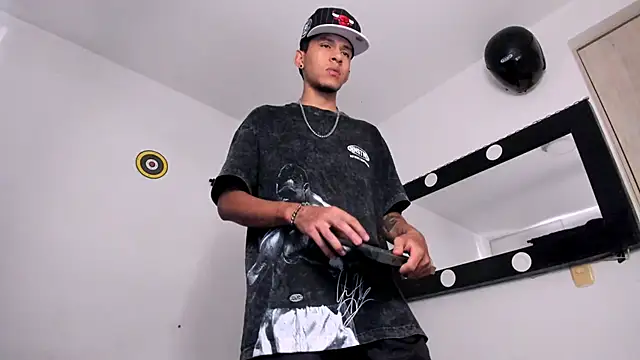 Snapshot of Samuel_Suarez chatting on 03/14/26, 10:04 Samuel Suarez online show from 03/14/26, 10:04