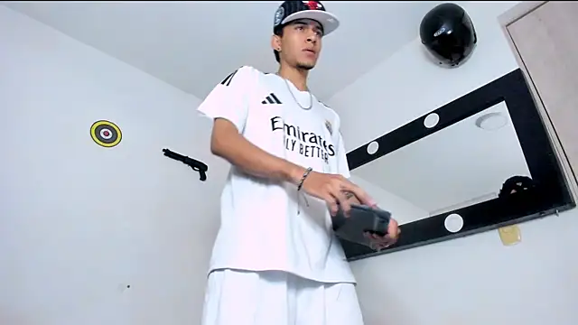 Snapshot of Samuel_Suarez chatting on 03/30/26, 10:22 Samuel Suarez online show from 03/30/26, 10:22