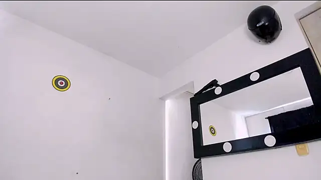 Snapshot of Samuel_Suarez chatting on 04/04/26, 08:50 Samuel Suarez online show from 04/04/26, 08:50