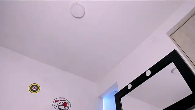 Snapshot of Samuel_Suarez chatting on 04/21/26, 03:13 Samuel Suarez online show from 04/21/26, 03:13