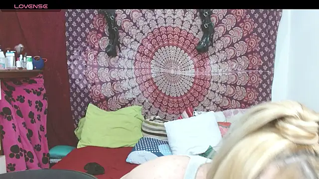 Snapshot of elena_evans chatting on 01/27/25, 09:00 elena evans online show from 01/27/25, 09:00