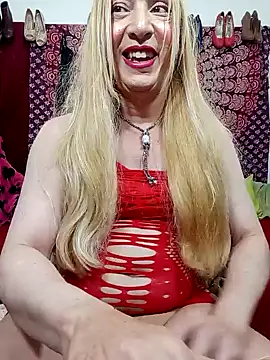 Snapshot of elena_evans chatting on 02/07/25, 11:45 elena evans online show from 02/07/25, 11:45