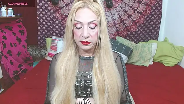 Snapshot of elena_evans chatting on 02/08/25, 07:49 elena evans online show from 02/08/25, 07:49