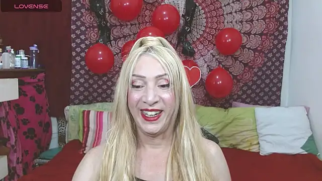 Snapshot of elena_evans chatting on 02/20/25, 01:25 elena evans online show from 02/20/25, 01:25