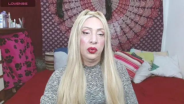 Snapshot of elena_evans chatting on 03/05/25, 03:51 elena evans online show from 03/05/25, 03:51