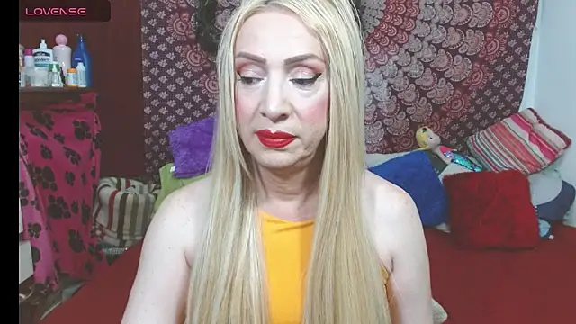 Snapshot of elena_evans chatting on 09/08/25, 07:24 elena evans online show from 09/08/25, 07:24