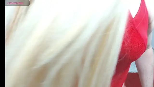 Snapshot of elena_evans chatting on 11/04/25, 05:01 elena evans online show from 11/04/25, 05:01