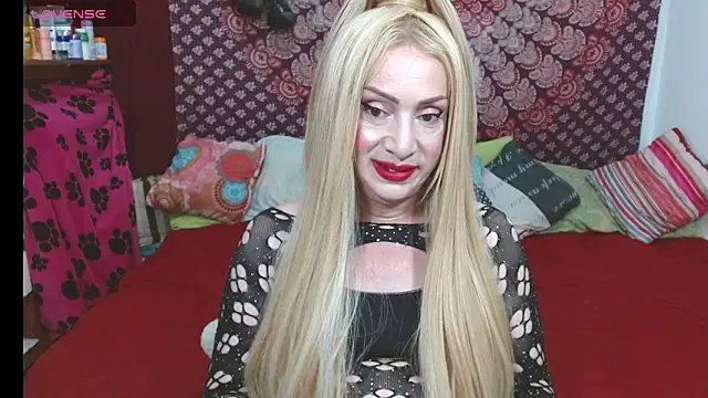 Snapshot of elena_evans chatting on 11/25/25, 06:19 elena evans online show from 11/25/25, 06:19