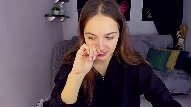 Snapshot of KristinaLoison chatting on 12/07/24, 04:03 KristinaLoison online show from 12/07/24, 04:03