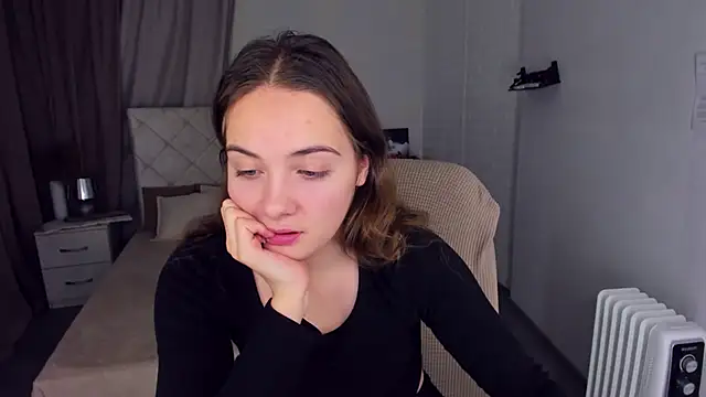 Snapshot of KristinaLoison chatting on 12/10/24, 07:11 KristinaLoison online show from 12/10/24, 07:11