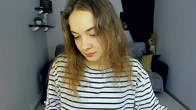 Snapshot of KristinaLoison chatting on 12/17/24, 11:28 KristinaLoison online show from 12/17/24, 11:28