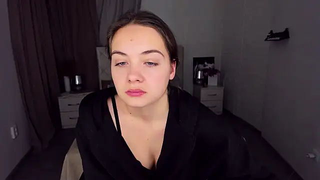 Snapshot of KristinaLoison chatting on 12/18/24, 07:52 KristinaLoison online show from 12/18/24, 07:52