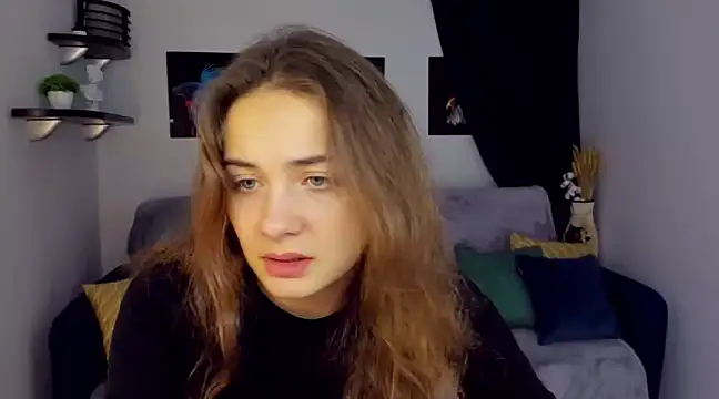 Snapshot of KristinaLoison chatting on 12/22/24, 07:21 KristinaLoison online show from 12/22/24, 07:21