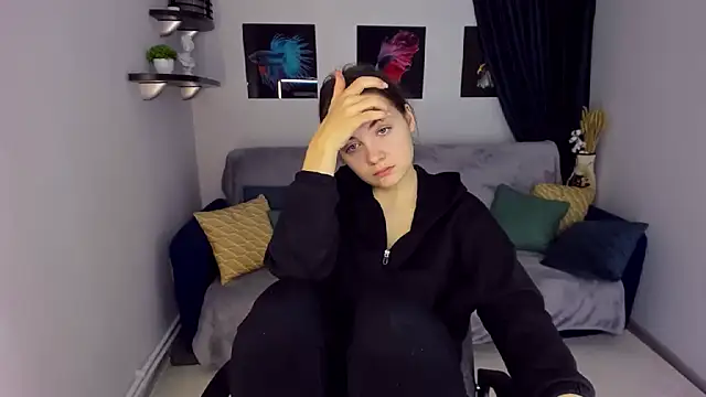 Snapshot of KristinaLoison chatting on 12/24/24, 04:11 KristinaLoison online show from 12/24/24, 04:11