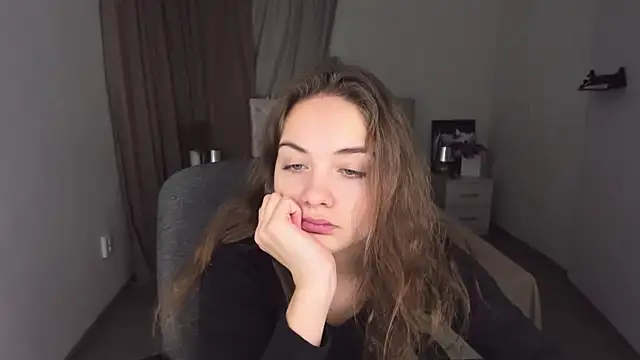 Snapshot of KristinaLoison chatting on 12/28/24, 04:09 KristinaLoison online show from 12/28/24, 04:09