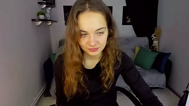 Snapshot of KristinaLoison chatting on 01/04/25, 04:01 KristinaLoison online show from 01/04/25, 04:01