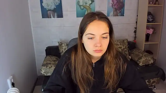 Snapshot of KristinaLoison chatting on 01/06/25, 04:13 KristinaLoison online show from 01/06/25, 04:13