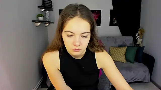 Snapshot of KristinaLoison chatting on 01/11/25, 04:06 KristinaLoison online show from 01/11/25, 04:06