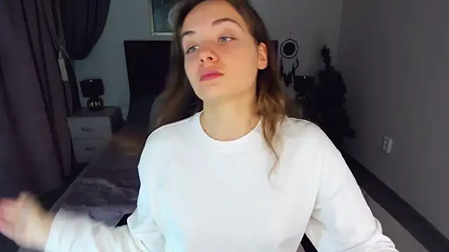 Snapshot of KristinaLoison chatting on 01/12/25, 04:18 KristinaLoison online show from 01/12/25, 04:18