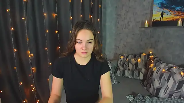 Snapshot of KristinaLoison chatting on 02/01/25, 03:18 KristinaLoison online show from 02/01/25, 03:18