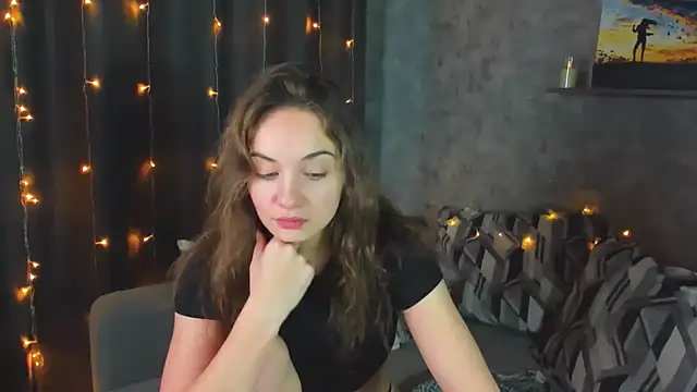 Snapshot of KristinaLoison chatting on 02/01/25, 06:40 KristinaLoison online show from 02/01/25, 06:40