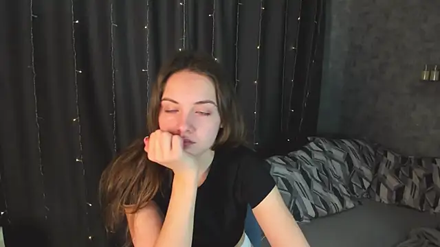 Snapshot of KristinaLoison chatting on 02/22/25, 03:14 KristinaLoison online show from 02/22/25, 03:14