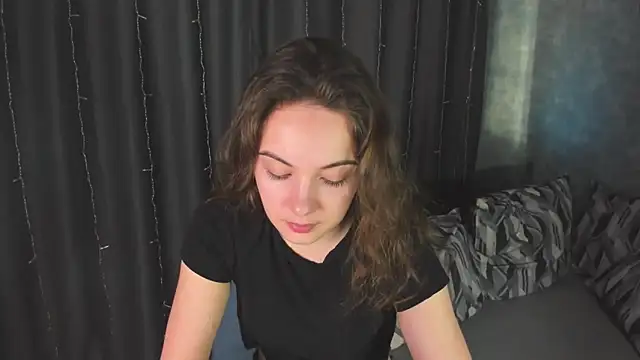 Snapshot of KristinaLoison chatting on 03/07/25, 01:51 KristinaLoison online show from 03/07/25, 01:51