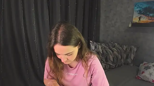 Snapshot of KristinaLoison chatting on 03/18/25, 06:37 KristinaLoison online show from 03/18/25, 06:37