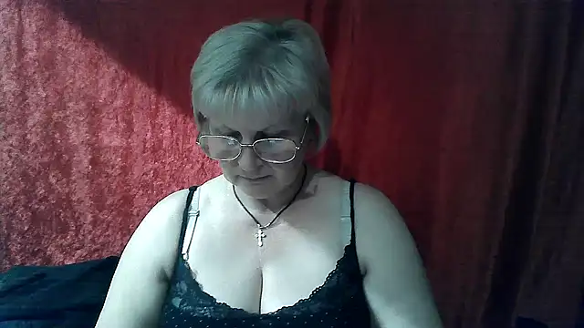 Snapshot of Gina_Marlyn chatting on 04/05/26, 07:00 Gina Marlyn online show from 04/05/26, 07:00