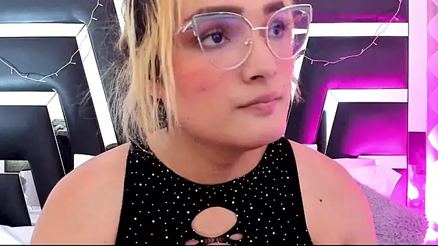 Snapshot of katya_kozlov chatting on 02/15/25, 08:22 katya kozlov online show from 02/15/25, 08:22