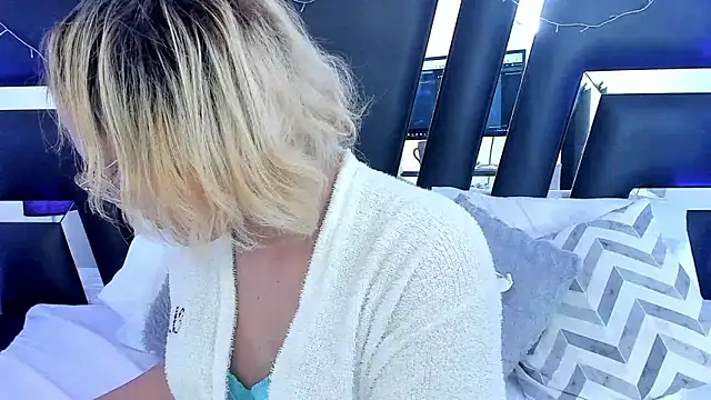 Snapshot of katya_kozlov chatting on 02/24/25, 03:33 katya kozlov online show from 02/24/25, 03:33