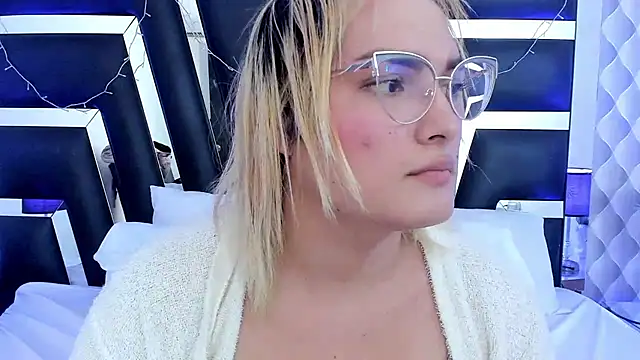 Snapshot of katya_kozlov chatting on 02/26/25, 07:31 katya kozlov online show from 02/26/25, 07:31