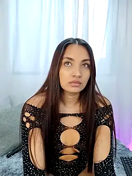 aisha es online show from 10/06/25, 08:17