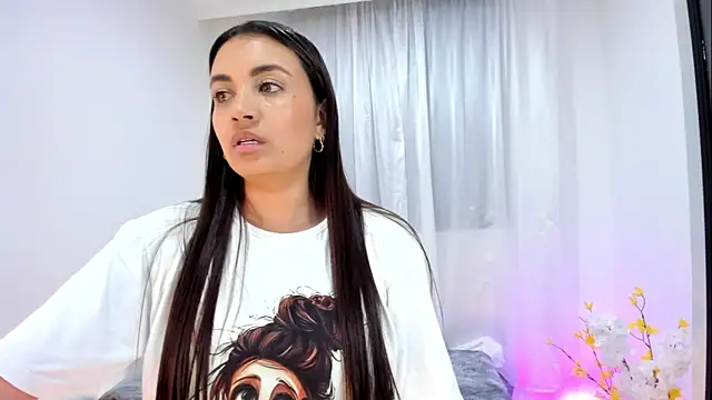 aisha es online show from 10/22/25, 10:09