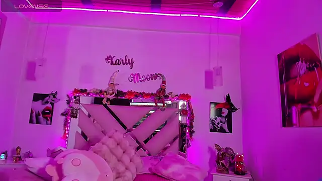 Karly moon online show from 12/06/24, 07:21