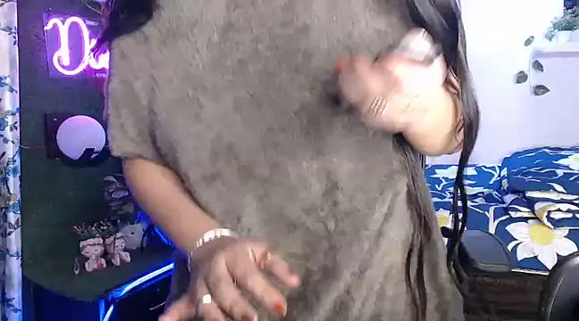 Snapshot of The_Divine_Love chatting on 12/07/24, 07:32 The Divine Love online show from 12/07/24, 07:32